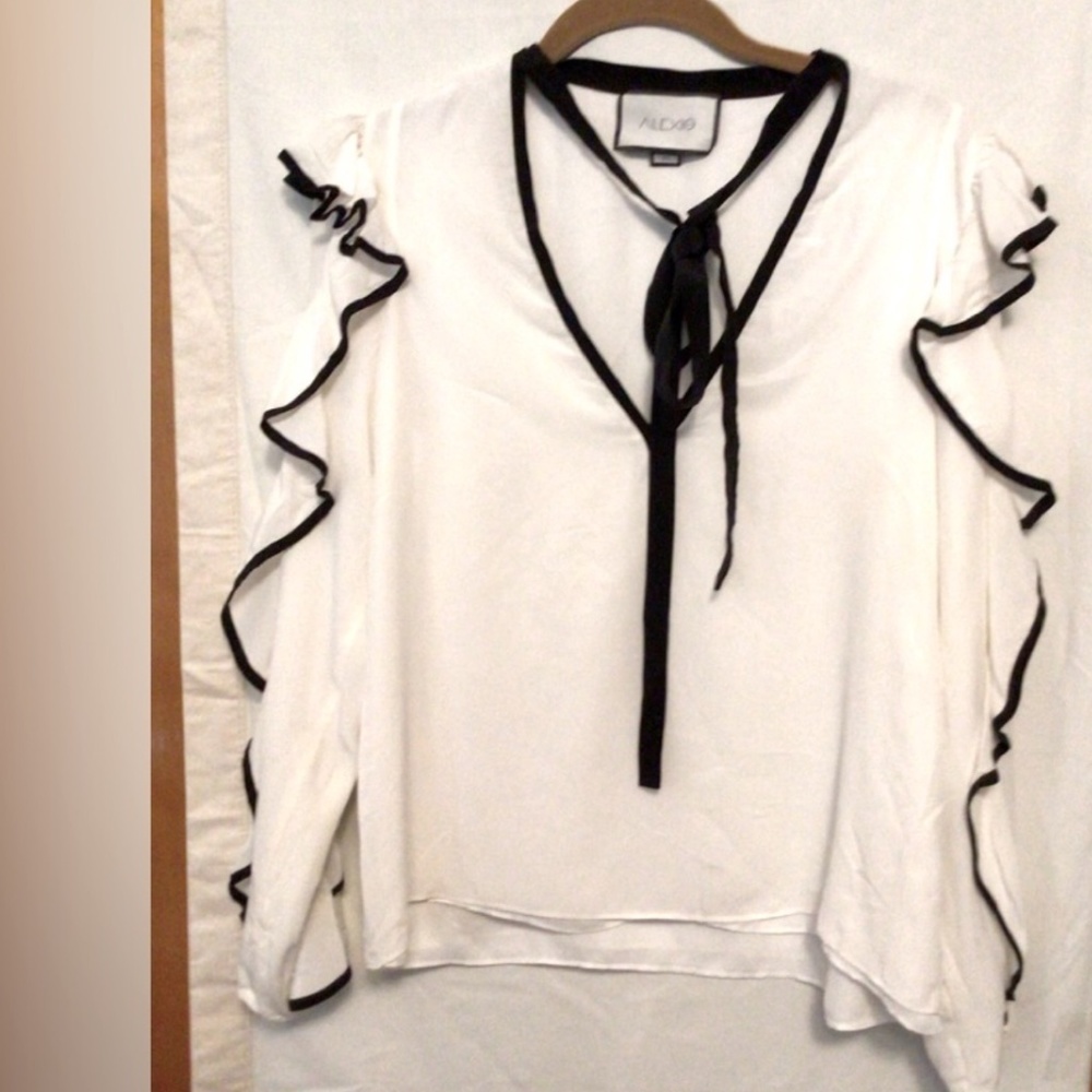 ALEXIS  Cream with black piping with ruffles Silk blouse SZ M # chic # feminine